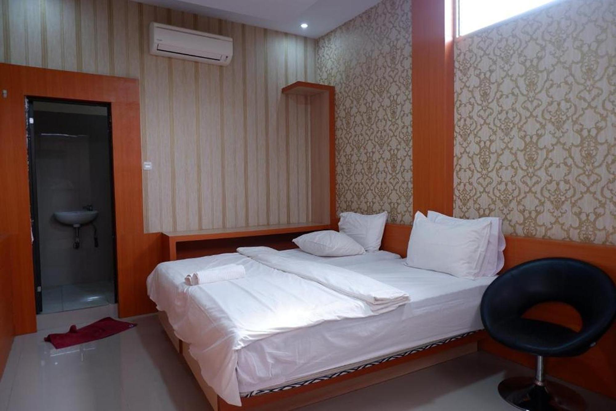 Hotel Manggasa Makale Екстериор снимка